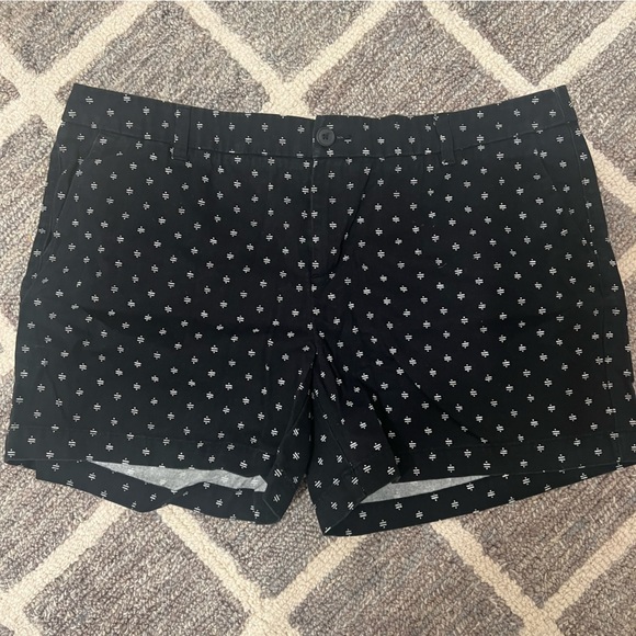 MERONA SHORTS - Picture 3 of 3